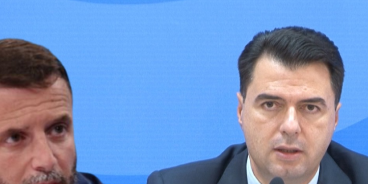 Basha për Braçen: Ditën firmos koncensione, natën shan qeverinë në “Facebook”