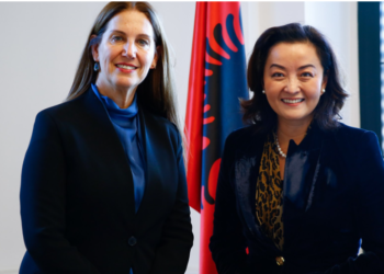 Yuri Kim takohet me Mirela Kumbaron: Shqipëria potencial si destinacion turistik i klasit botëror