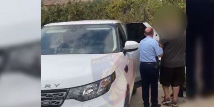 Tentuan të trafikonin rreth 36 kg kanabis, arrestohet çifti i bashkëshortëve në Sarandë