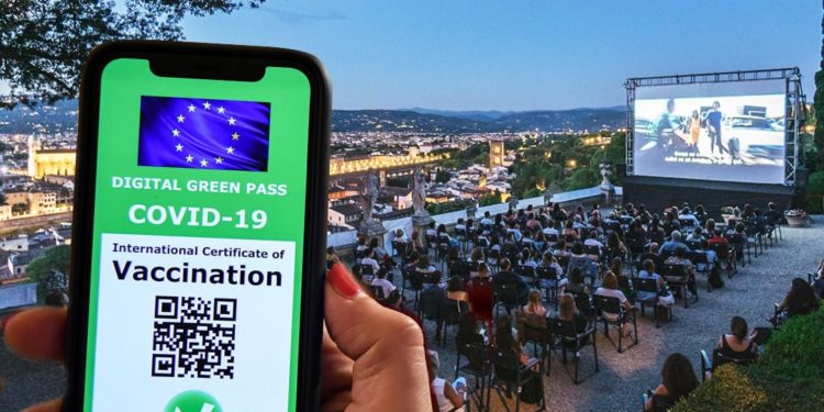 Nga sot certifikata e COVID-19 bëhet e detyrueshme për punëtorët në Itali, protesta në disa zona