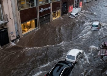 Itali/ Frikë për “Medicane”, cikloni po transformohet në një uragan