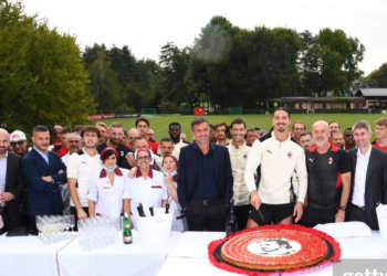 Milani feston 40-vjetorin e Ibrahimovic. Sulmuesi bën premtimin (VIDEO)