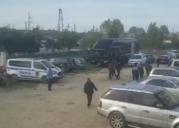Ndërhyri për grushtuar tifozin bashkë me babanë, shoqërohet në Polici lojtari i Naftëtarit