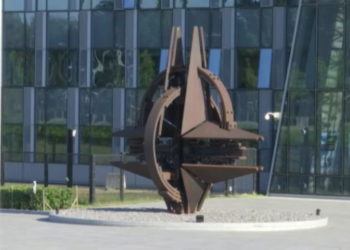 Akuzat dhe dëbimet, Rusia pezullon misionin diplomatik në NATO