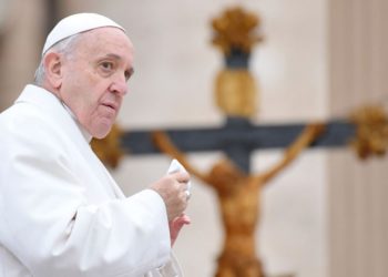 Papa Françesku nis në Vatikan konsultimet për reforma në Kishën Katolike