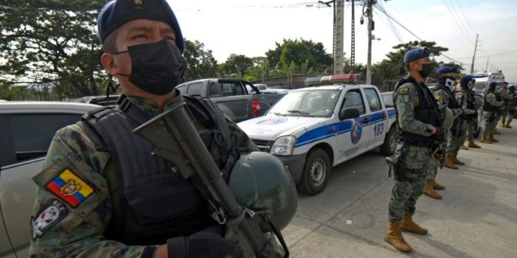 Pas trazirave të shumta policia rikthen kontrollin në burgun e Ekuadorit