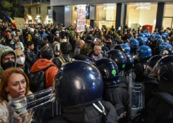 Kundër certifikatës së vaksinimit, mijëra protestues mblidhen në sheshet e Italisë