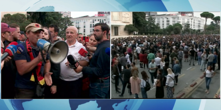 “Nuk jemi të varfër, jemi të vjedhur”, protestë kundër rritjes së çmimeve në Tiranë