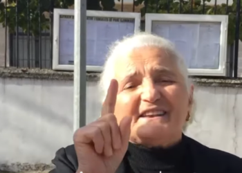 Vrasja në Memaliaj, nëna e Alket Muhajt akuza për gjyqtaren Blerta Çibuku: Me vendimin e saj vrau edhe zemrën e një nëne (VIDEO)