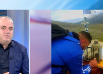 Artan Hoxha nxjerr fotot, ja kush është kampioni grek që bën pelegrinazh në Dropull te varri i Kacifas
