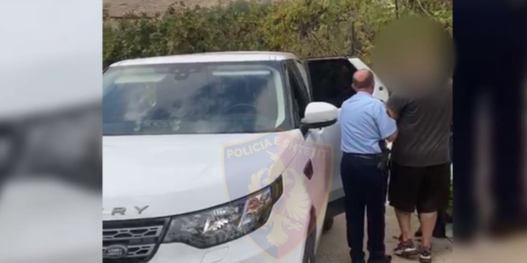 Trafikonin kanabis, arrestohet çifti i bashkëshortëve në Konispol (VIDEO)