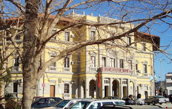 Vidhen gjatë natës zyrat e qarkut Vlorë