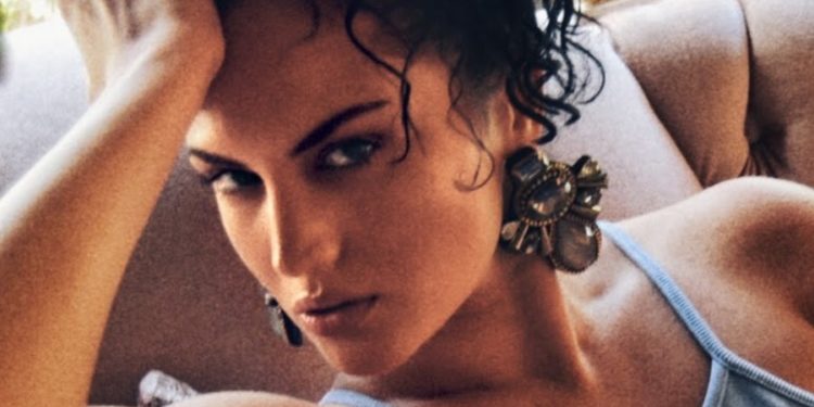 Big Brother VIP, gazetarja: Dua të stërvis vithet. Mbesa e Bujar Nishanit: Jam zhveshur vonë nudo, se në fillim mendoja si shqiptare