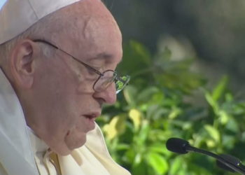 Merkel, vizitë lamtumire në Vatikan, Papa: Paratë e armëve shpenzojini për ushqime e vaksina