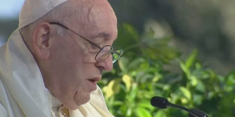 Merkel, vizitë lamtumire në Vatikan, Papa: Paratë e armëve shpenzojini për ushqime e vaksina