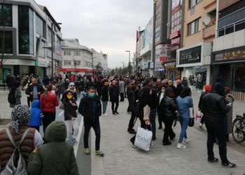 “O Zot çfarë po ndodh kështu?!”, pamjet pak pas tërmetit 4.7 ballë në Turqi (VIDEO)