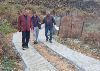 Shqipëria si një meme e madhe/ Shihni rrugën më të çuditshme që inagurohet prej një kryetari bashkie (FOTO)