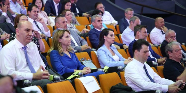 Nga Berisha te Grida Duma, kush janë deputetët më të klikuar në PD dhe për çfarë kërkohen më shumë