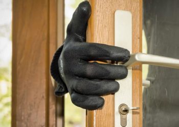 Ishin kthyer në “tmerrin” e banorëve/Policia greke arreston 3 persona, mes tyre 1 shqiptar