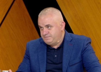 Artan Hoxha: 40% e policëve janë me kredi, u mbyllën edhe mensat në komisariate