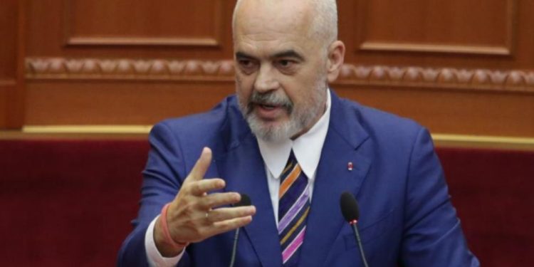 Rama: PD një zog dykrenar. Nuk jam i qartë se cilës specie do i ngjani në fund, por jo shqiponjës