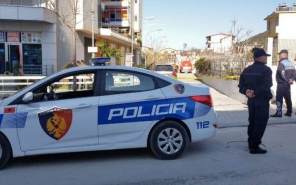 Tjetërsonte pronat në Dhërmi, arrestohet topografi i Bashkisë Himarë