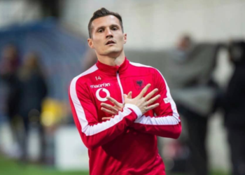 Taulant Xhaka i jep lamtumirën kombëtares shqiptare: Një nga vendimet më të vështira. Do jem përjetë KUQEZI