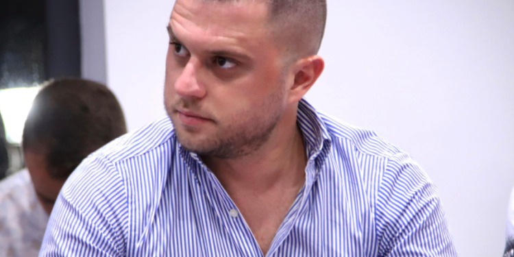 “E vërteta vonon, por nuk harron”, kandidati i PD-së në Sarandë akuzon komisionerët e PD: Më vodhën votat në Konispol!