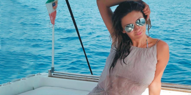 U diplomua në Tiranë, jeta e shqiptares që plagosi mjekun grek dhe dietat deri në 4000 euro. Pse Klodiana njihej si gruaja “merimangë”