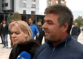 ‘O Mateo, nuk të lë babai ty’, i ati i 8-vjeçarit mes lotësh në rrugët e Fierit