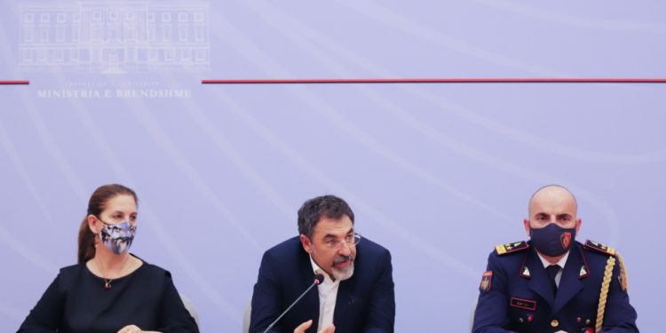 Çuçi e Kumbaro mbledhin drejtuesit e Policisë: Ndëshkim të ashpër për autorët e krimeve mjedisore. Moratoriumi i pyjeve dhe gjuetisë janë ende në fuqi