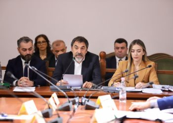 Nga bonusi i pagës për policët që punojnë larg vendbanimit te investimet në teknologji 5 herë më të larta, Çuçi shpjegon buxhetin e Ministrisë së Brendshme për 2022-ën