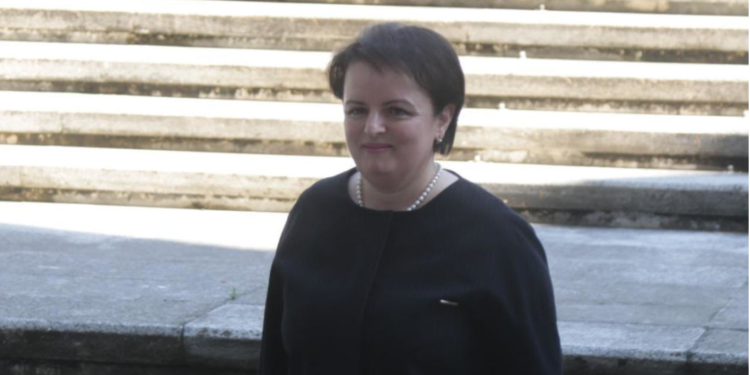 Kreu shitje fiktive të apartamentit dhe bleu makinë jo me çmimin real, zbardhet manovra e gjyqtares për të fshehur pasurinë