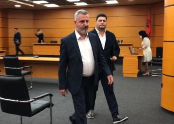 Prokurori shkarkohet për shtëpinë e “dhuruar” nga vjehrri