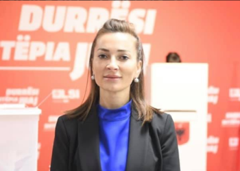 Kandidatja e LSI shpërthen ndej Gazment Bardhit: Mos i jep gojes siç i jep b*thës o Gaz