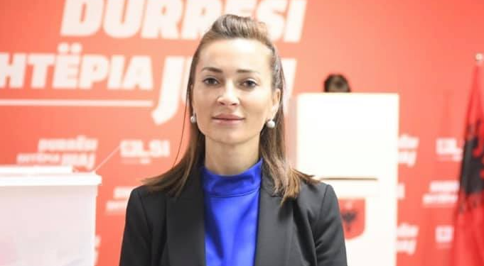 Kandidatja e LSI shpërthen ndej Gazment Bardhit: Mos i jep gojes siç i jep b*thës o Gaz