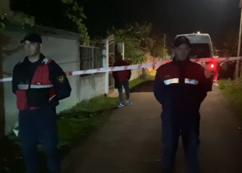 Tronditet Fieri/ Rrëmbehet një fëmijë 8 vjeç, gjendet i groposur në banesën e fqinjit