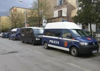 Njoftoi policinë duke pretenduar se i vodhën shtëpinë, arrestohet 42-vjeçari nga Tepelena