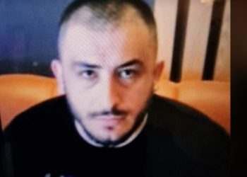 Të pathënat e dy të rinjve që u ekzekutuan në Tiranë, Erigers Mihasi akuzohej si i përfshirë në grabitjen e prindërve të Elton Çiços në Tepelenë