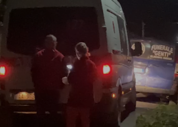 Detaje të tjera tronditëse, kamerat filmuan 8-vjeçarin kur shkoi me biçikletë te shtëpia e autorit (VIDEO)