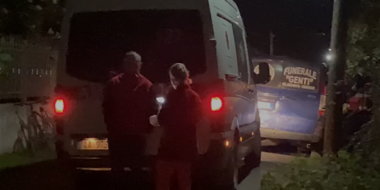 Detaje të tjera tronditëse, kamerat filmuan 8-vjeçarin kur shkoi me biçikletë te shtëpia e autorit (VIDEO)