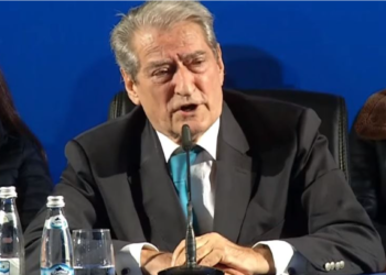 Berisha fton Ramën në debat televiziv: Dua të të numëroj të gjitha krimet dhe mëkatet, pastaj mbathja në Beograd