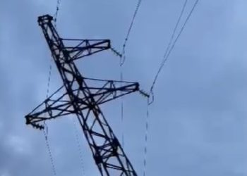 Dëmtohet shtylla e tensionit të lartë në Dropull, disa fshatra pa anergji elektrike