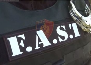 Mesazhet në WhatsApp që “fundosën” shefin e Fast Albania: Kërkoi 7 mijë euro për të mos arrestuar një person