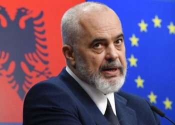 Rama thërret për darkë ministrat dhe ambasadorët në Elbasan