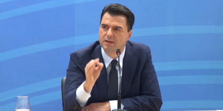 Basha për Berishën: Nuk jam më fëmijë t’i shkoj nga pas si dikur kur isha 17-vjeç