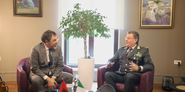 Çuçi pret delegacionin e Guardia di Financa: Shumëfishimi i çmimit dhe mos-evidentimi i asnjë rasti të trafikimit me mjete lundruese gjatë vitit 2021, dy indikatorë të efikasitetit në luftën antikanabis