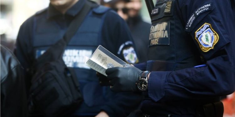 Dosja me 8 mijë faqe, zbardhen të tjera përgjime: Si lëshoheshin pasaportat greke për kriminelët shqiptarë në Greqi