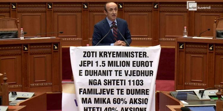 “Ministri bleu xhup 3 mijë euro”, biznesmeni i përgjigjet deputetit të PD-së: S’ke faj, në fshat vishje pantallona teritali
