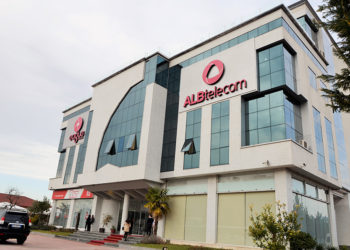Turqit largohen nga Shqipëria, shitet kompania ‘Albtelecom’